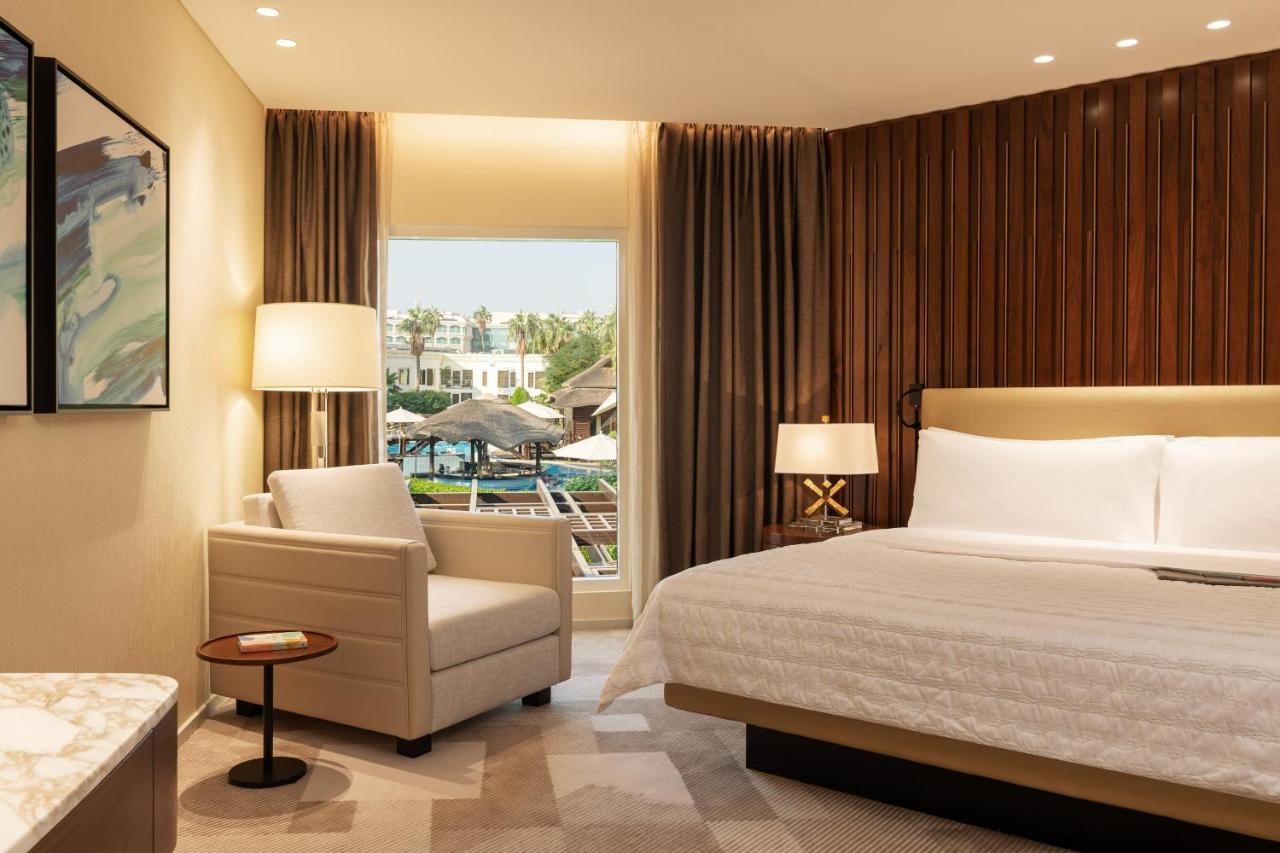 Le Meridien Dubai Hotel, Royal Club & Conference Centre photo