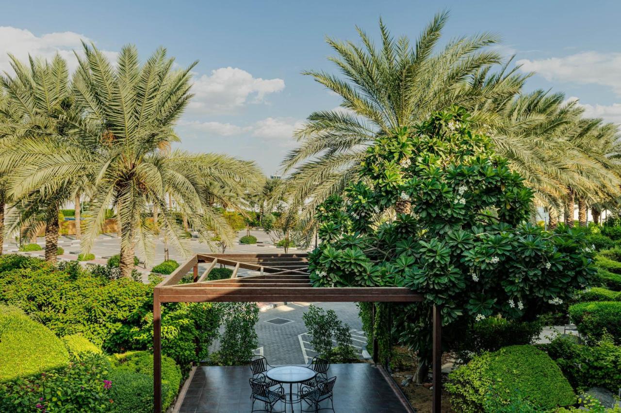 Le Meridien Dubai Hotel, Royal Club & Conference Centre photo