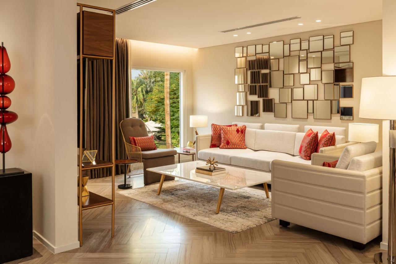 Le Meridien Dubai Hotel, Royal Club & Conference Centre photo