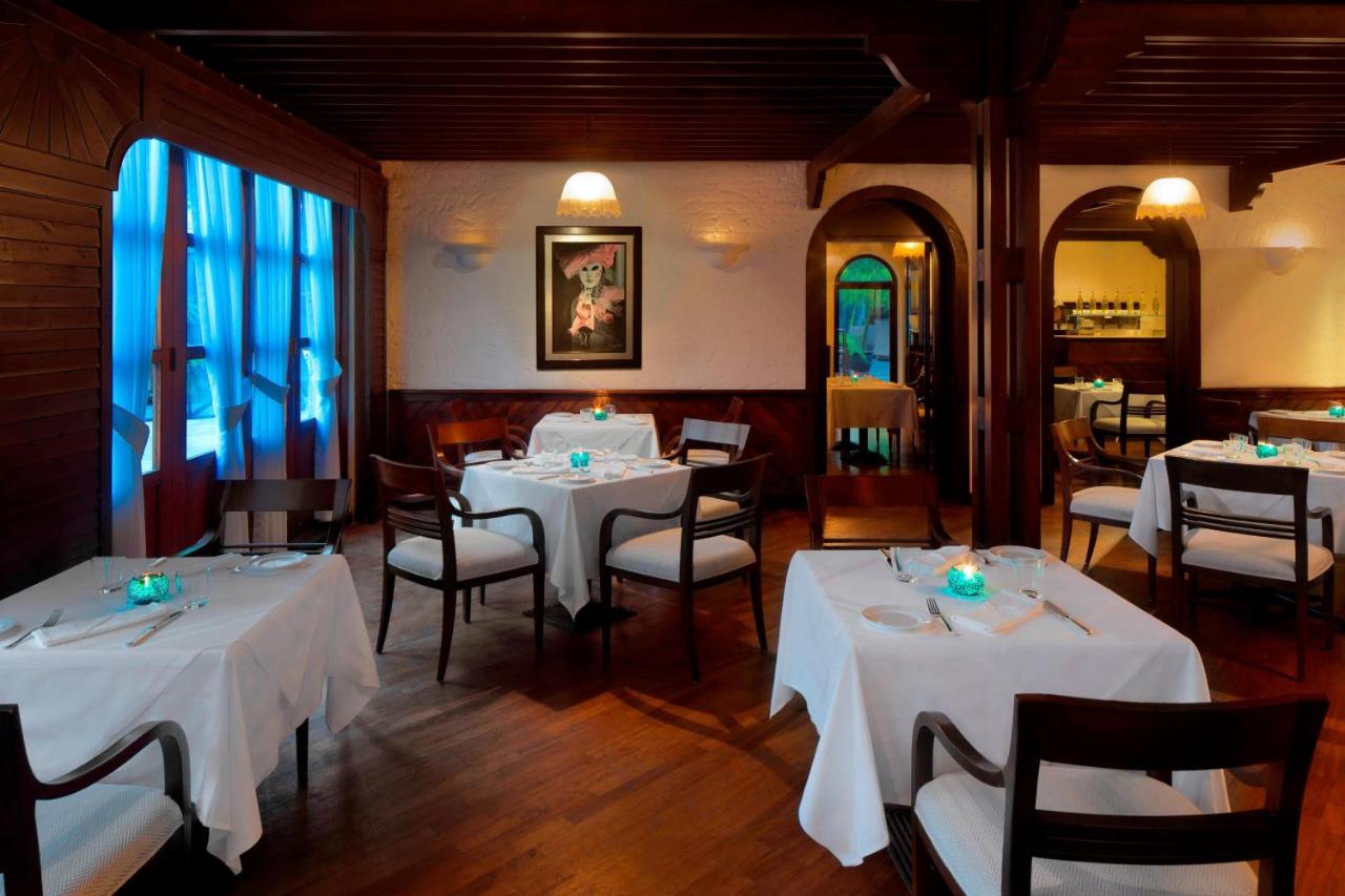 Le Meridien Dubai Hotel, Royal Club & Conference Centre photo