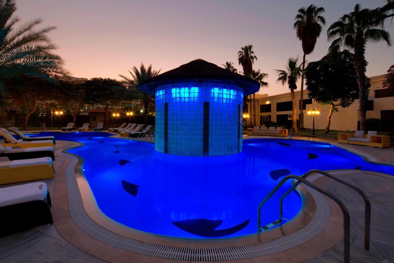 Le Meridien Dubai Hotel, Royal Club & Conference Centre photo