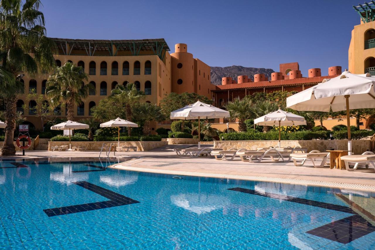 Strand Beach Resort photo