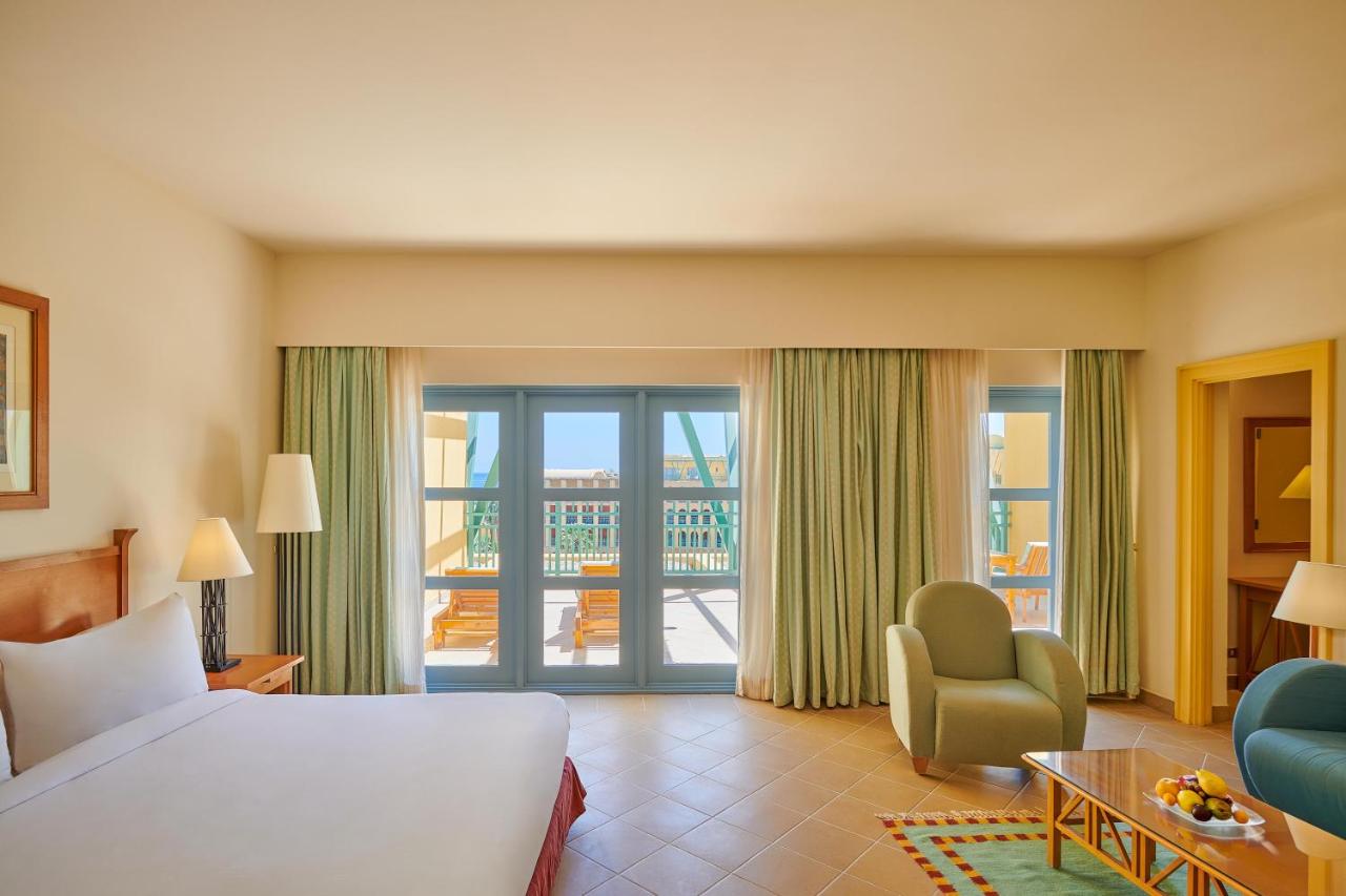 Strand Beach Resort photo
