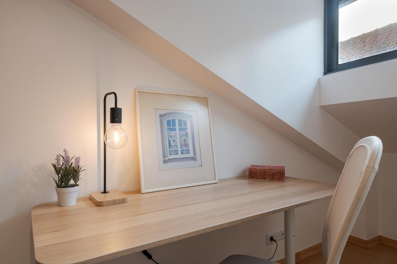 Santos Gem IV - Central Studio - Work-Friendly - 4