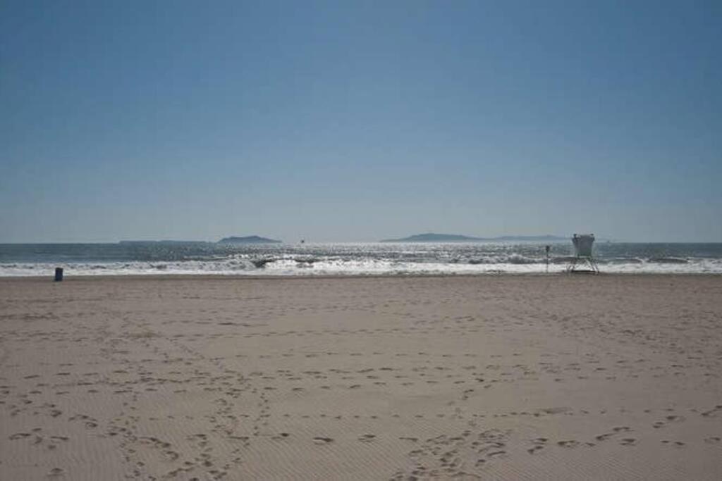 Coastal Sunset Beach House — photo 13