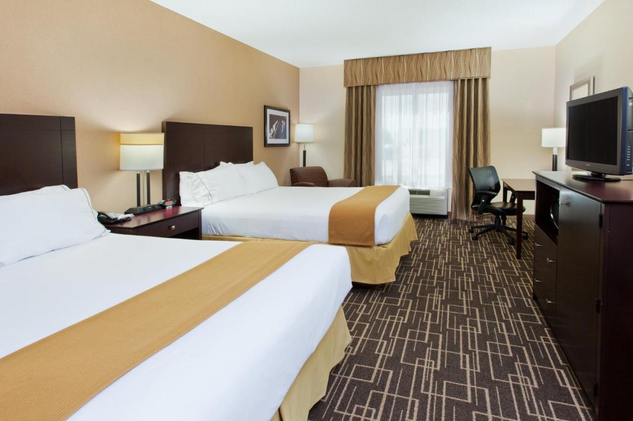 Holiday Hotel — photo 14