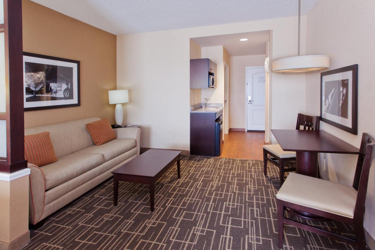 Holiday Hotel — photo 12