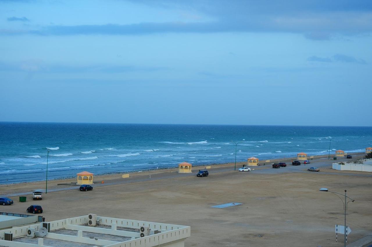 Beach: Al Faisal Hotel Suites