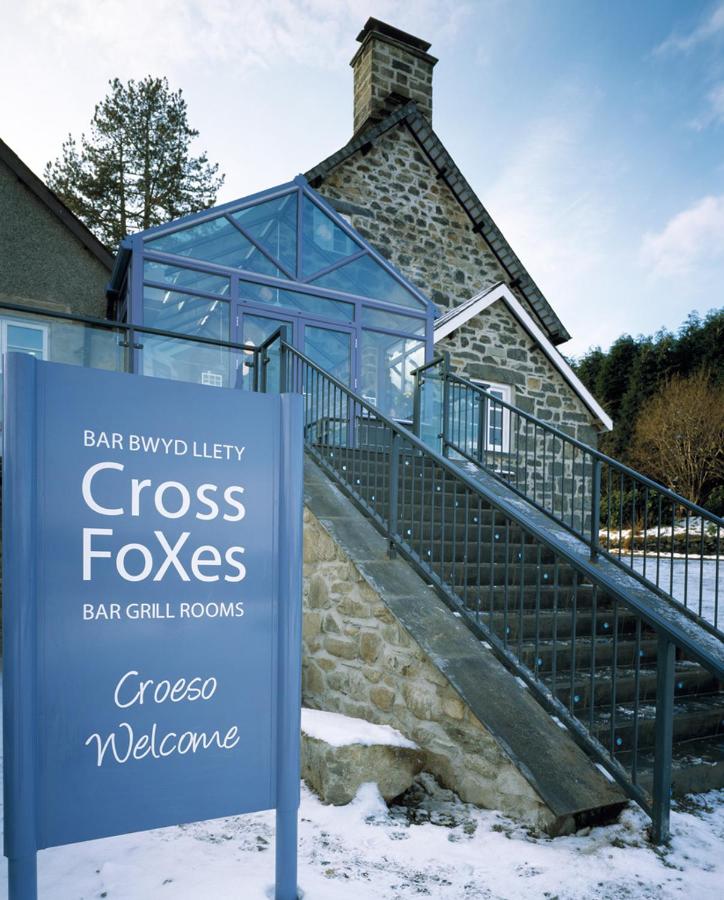 Cross Foxes - Bar Grill Rooms - Laterooms