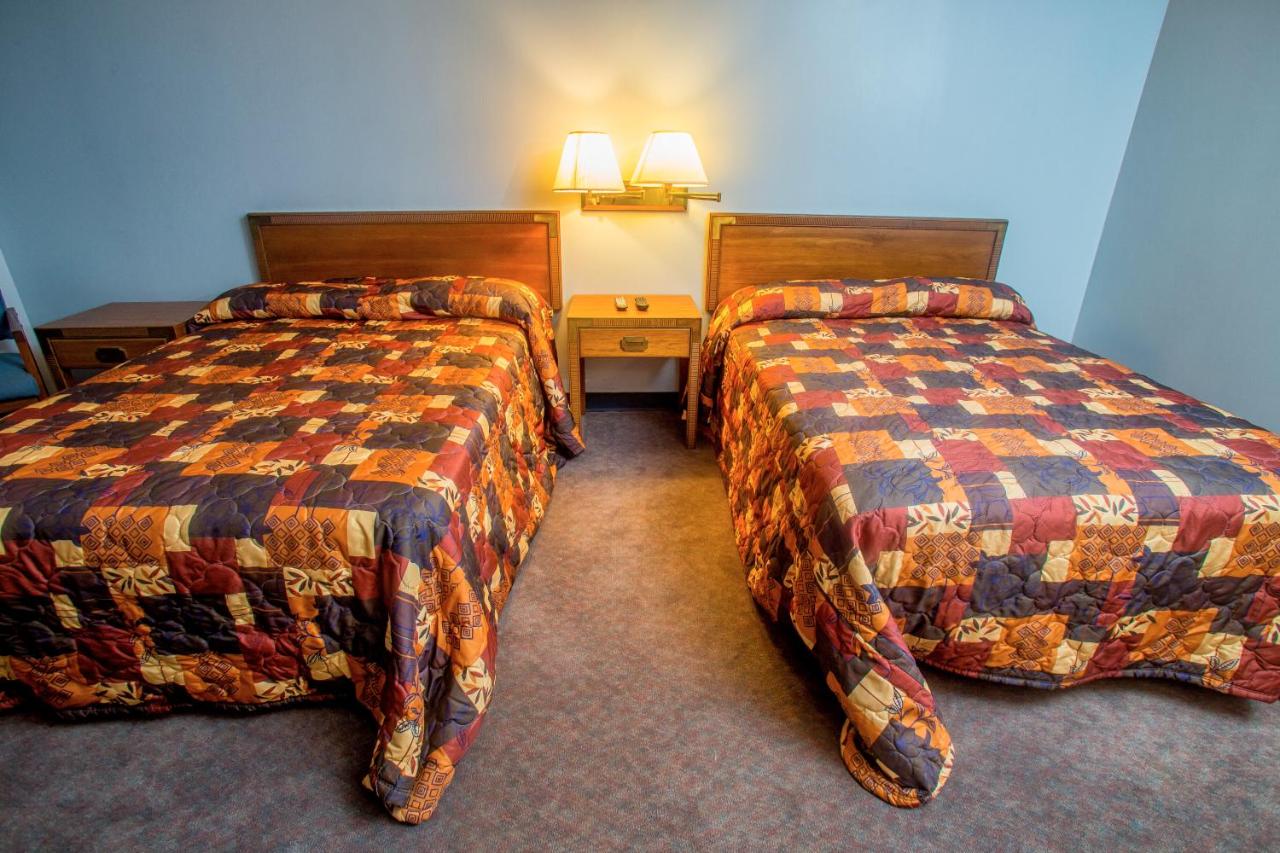 Moundsville Plaza Motel — photo 9