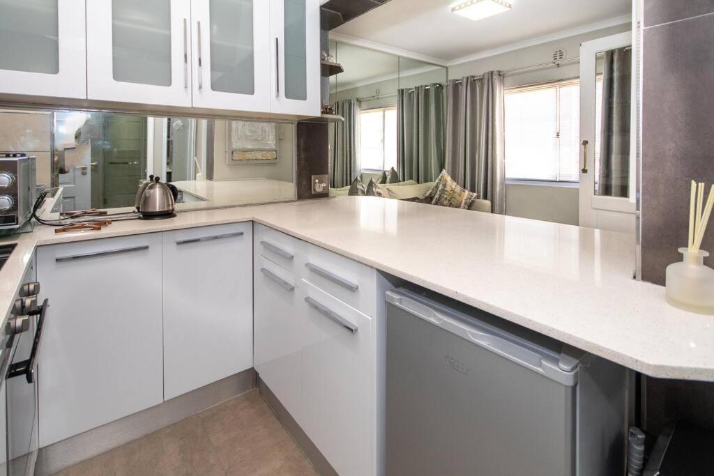 Live By the Sea 206 Saratoga - 4