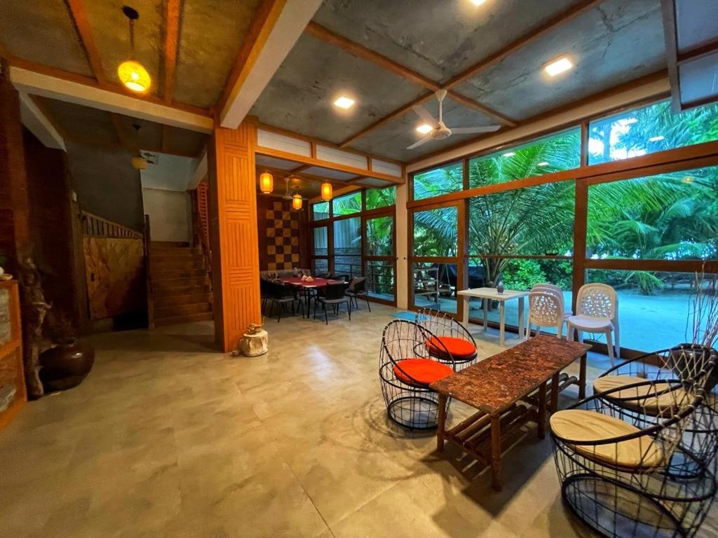 Finolhu Beach Guest House - 4