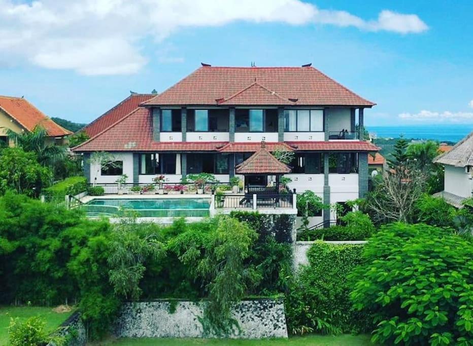 Uluwatu Huge 6 Bed Spa Villa - G8 views & Child Friendly