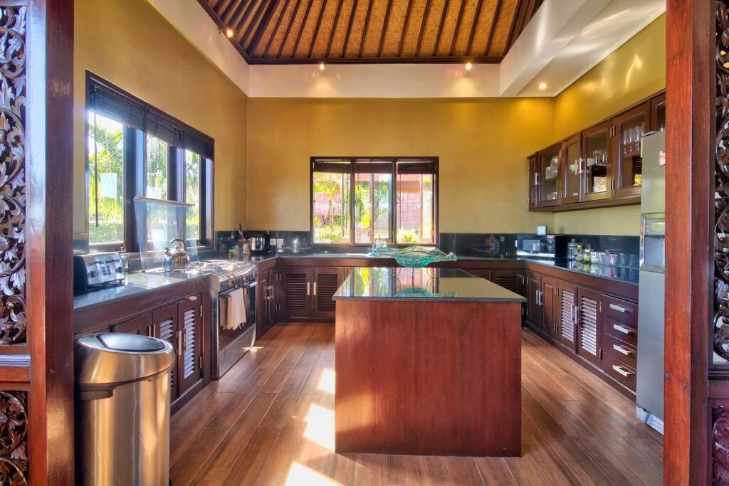 Uluwatu Huge 6 Bed Spa Villa - G8 views & Child Friendly - 5