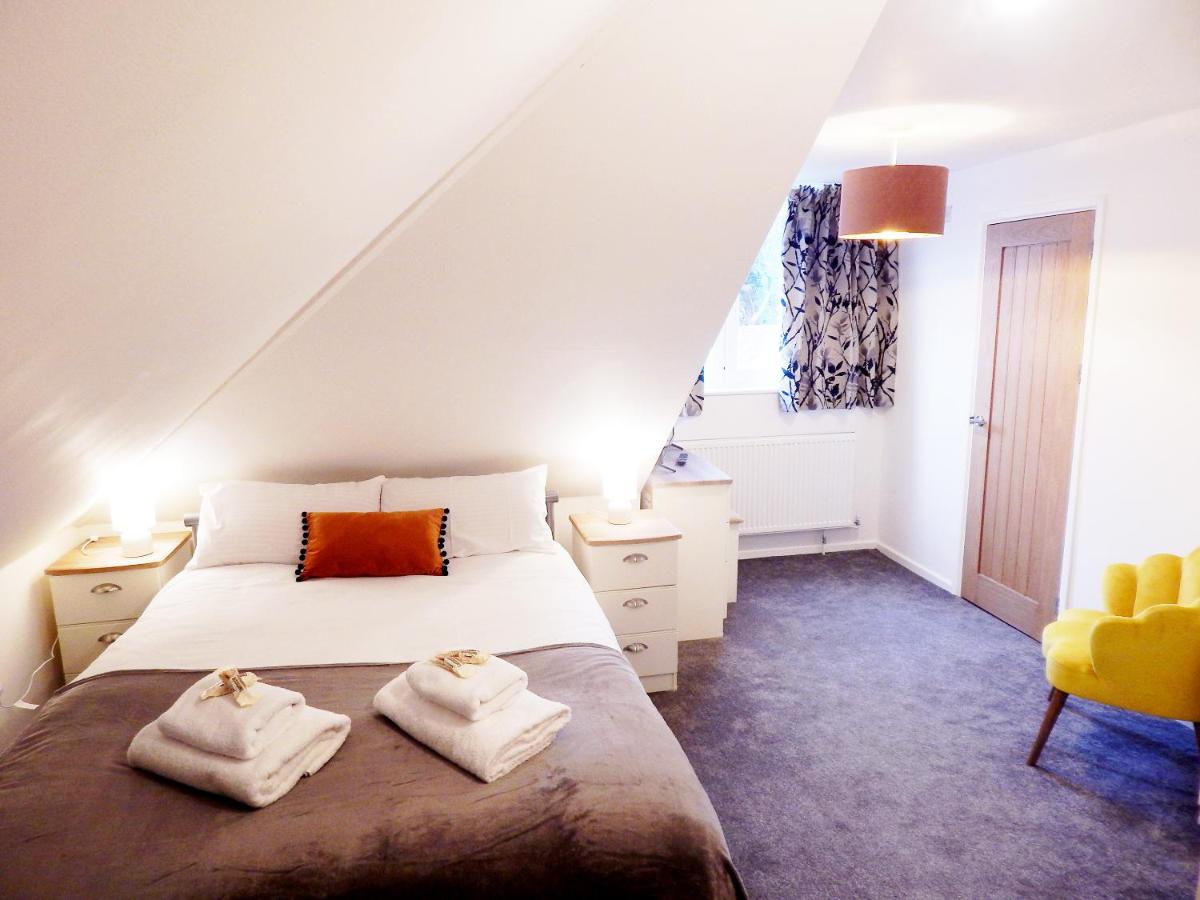 Modern, well located en-suite rooms with parking - Orbitat Accommodations - 2