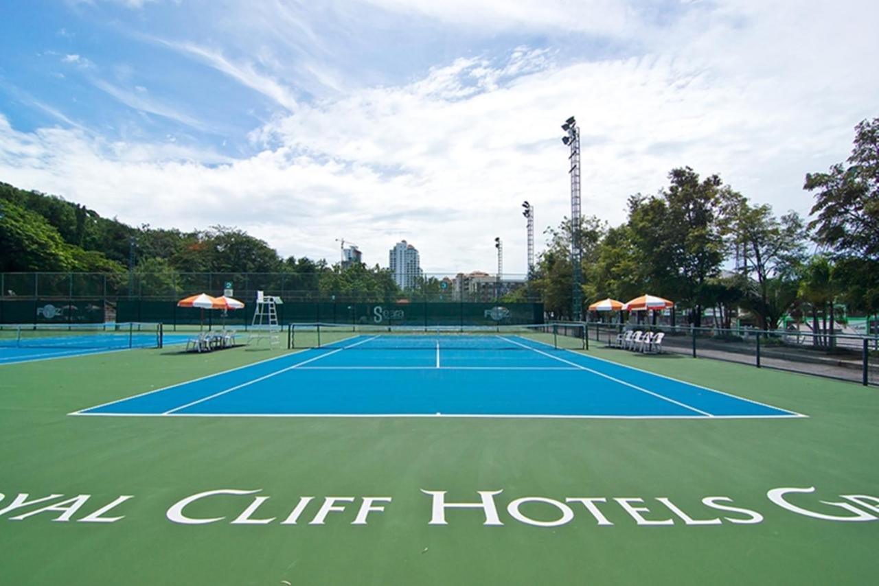 Tennis court: Royal Cliff Beach Hotel - SHA Extra Plus