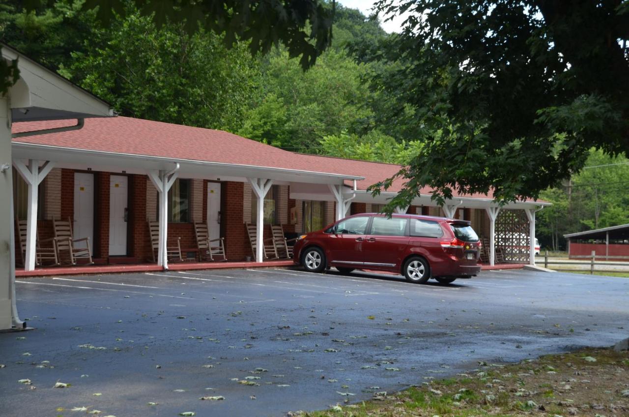 Ed's Motel — photo 11
