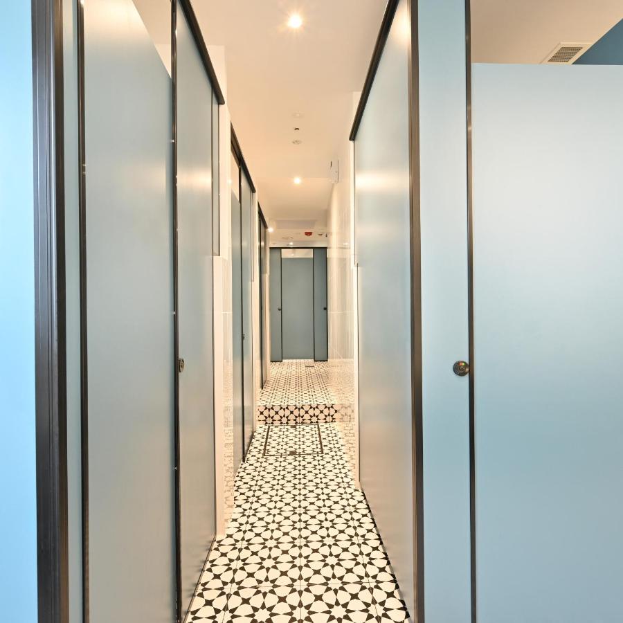 Dream Chaser Boutique Capsule Hotel - 3