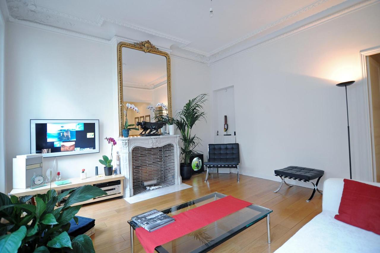 Champs Elysees Homestay - AIR CONDITIONING - 3