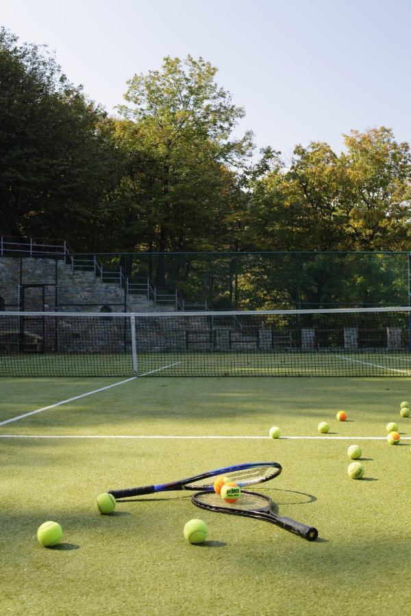 Tennis court: 12 Months Luxury Resort