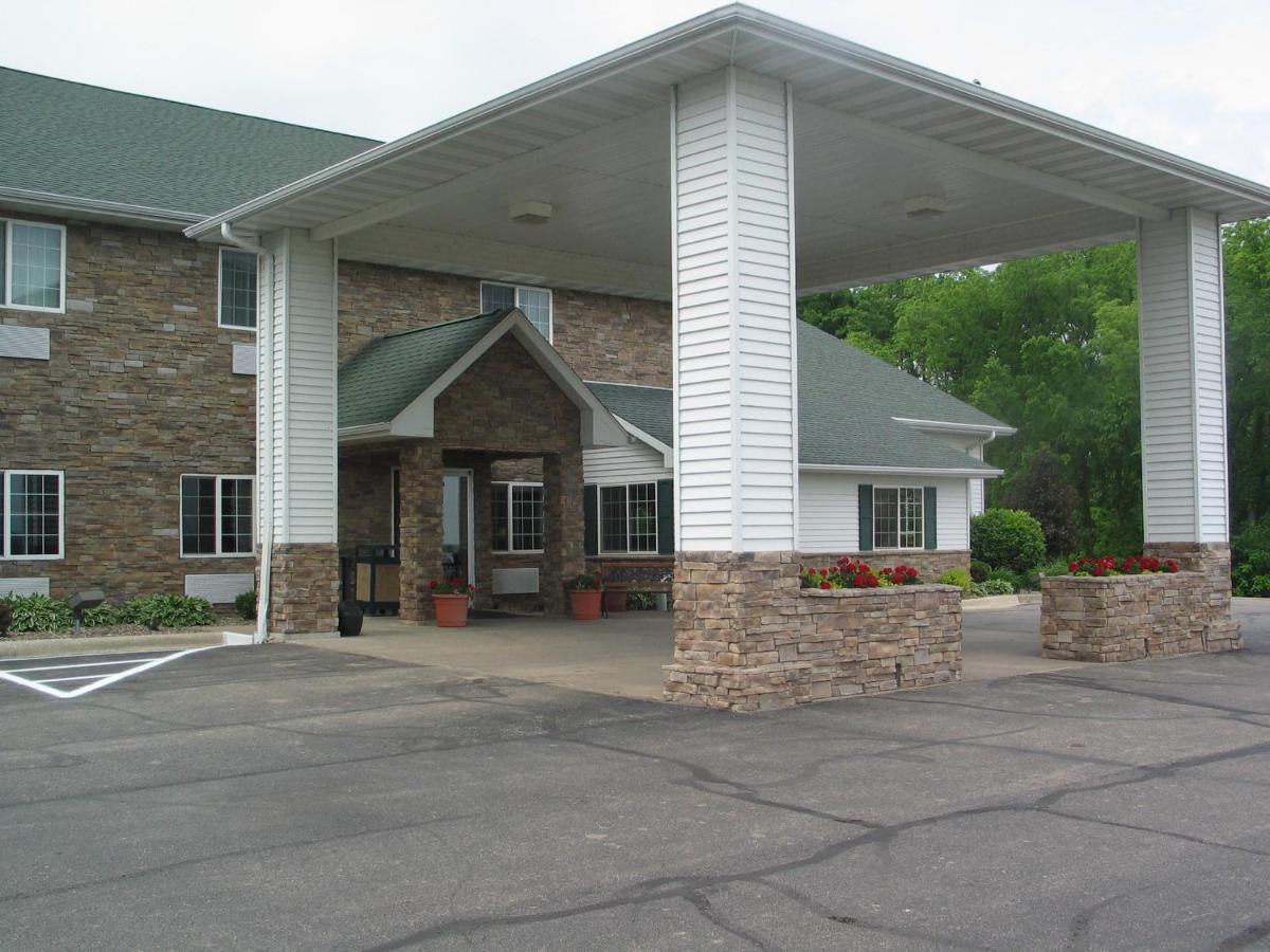 Savanna Inn & Suites — photo 21