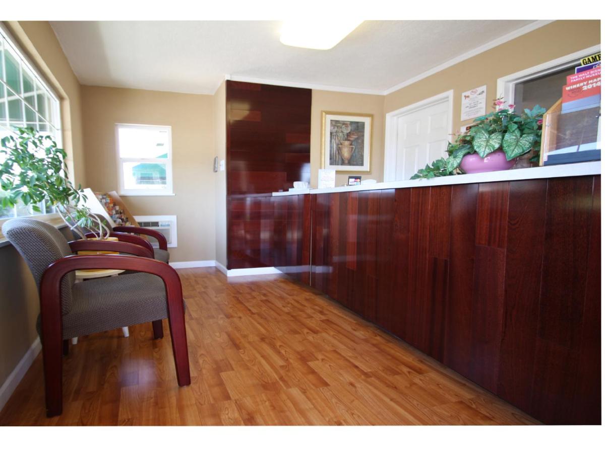 Redwood Inn — photo 13