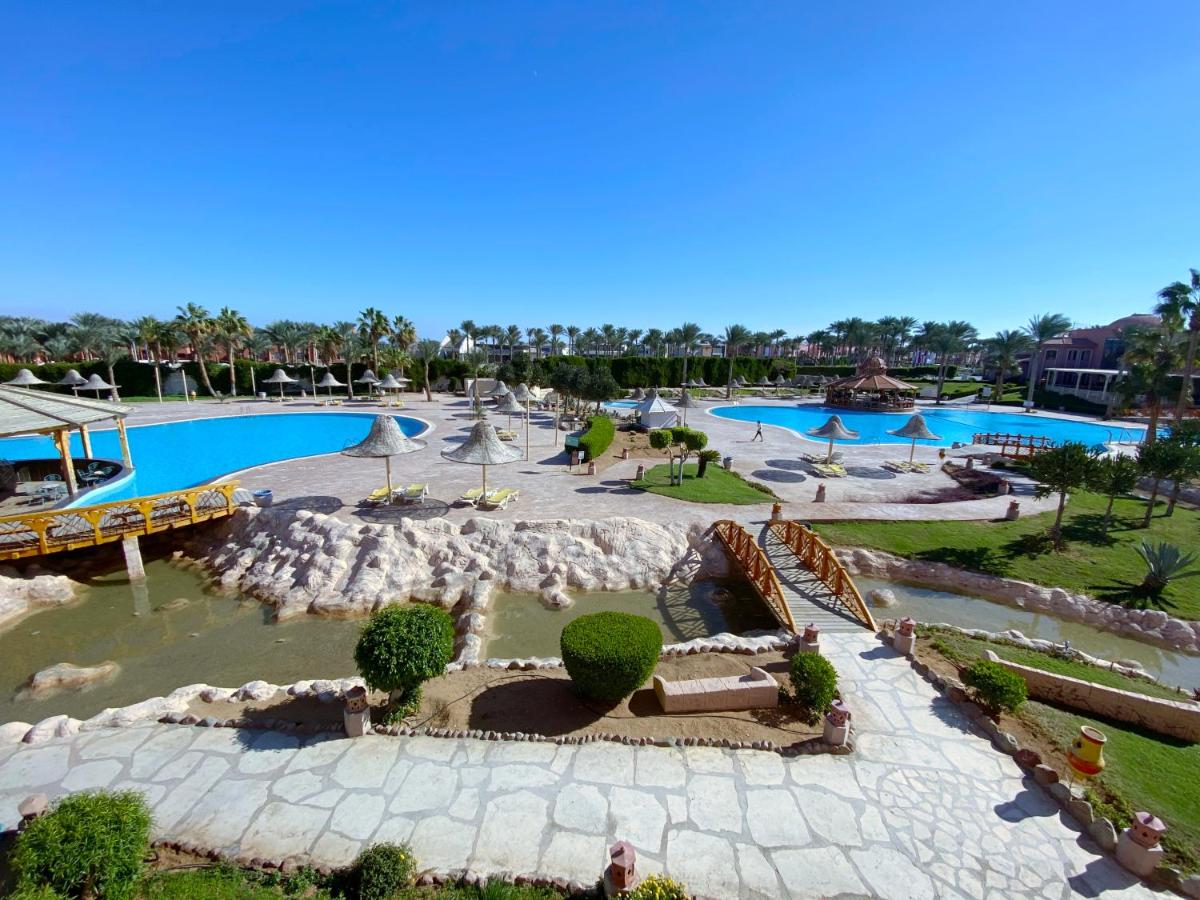 Parrotel Aqua Park Resort photo