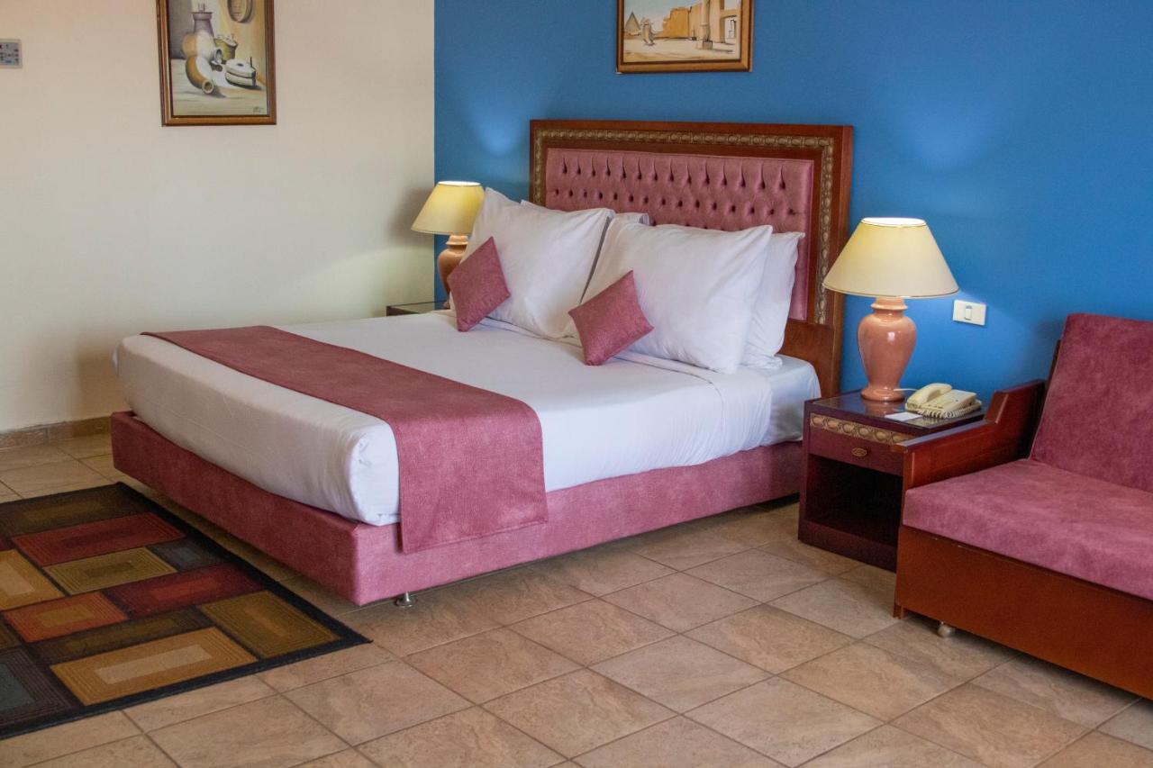 Parrotel Aqua Park Resort photo