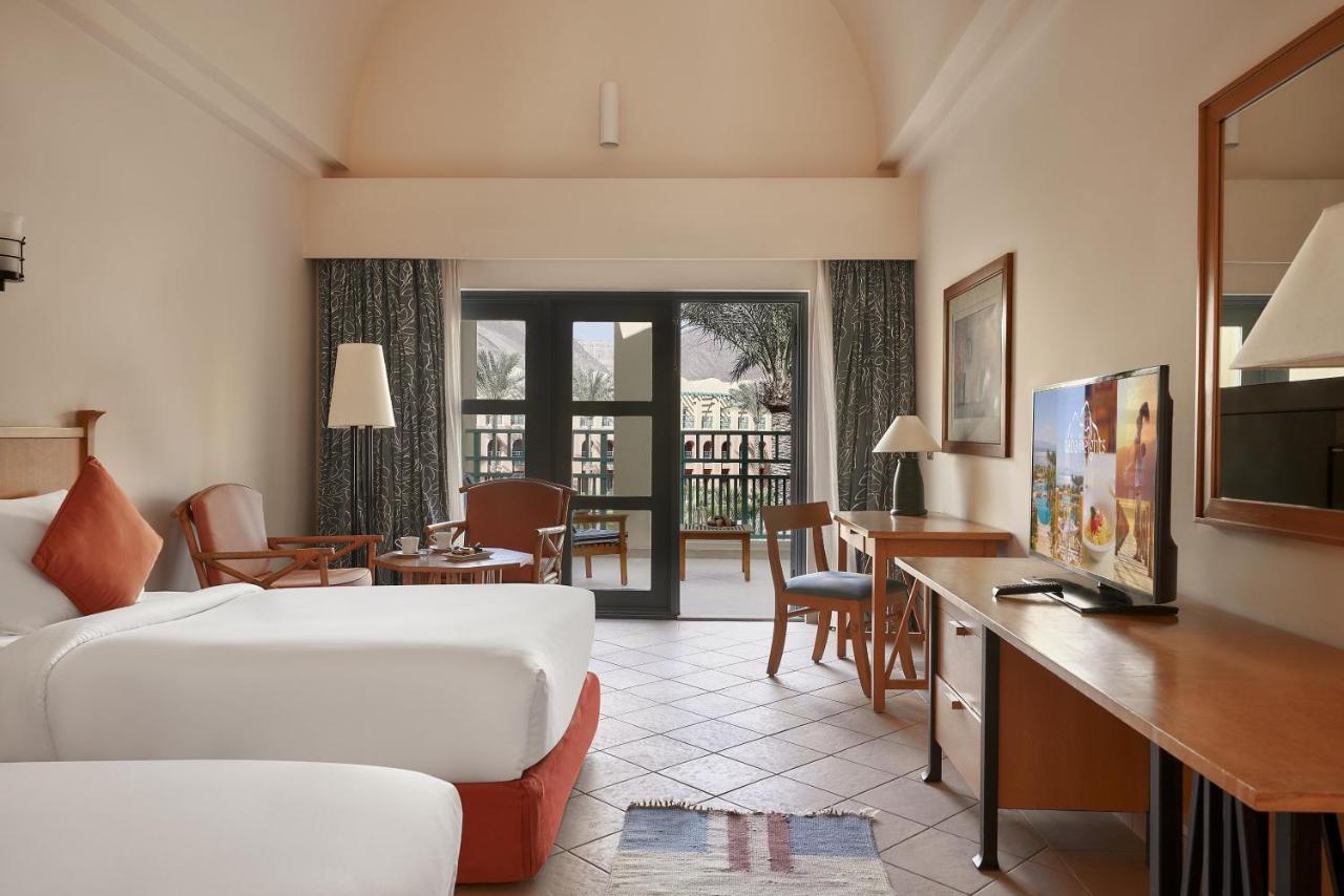 Strand Beach Resort photo