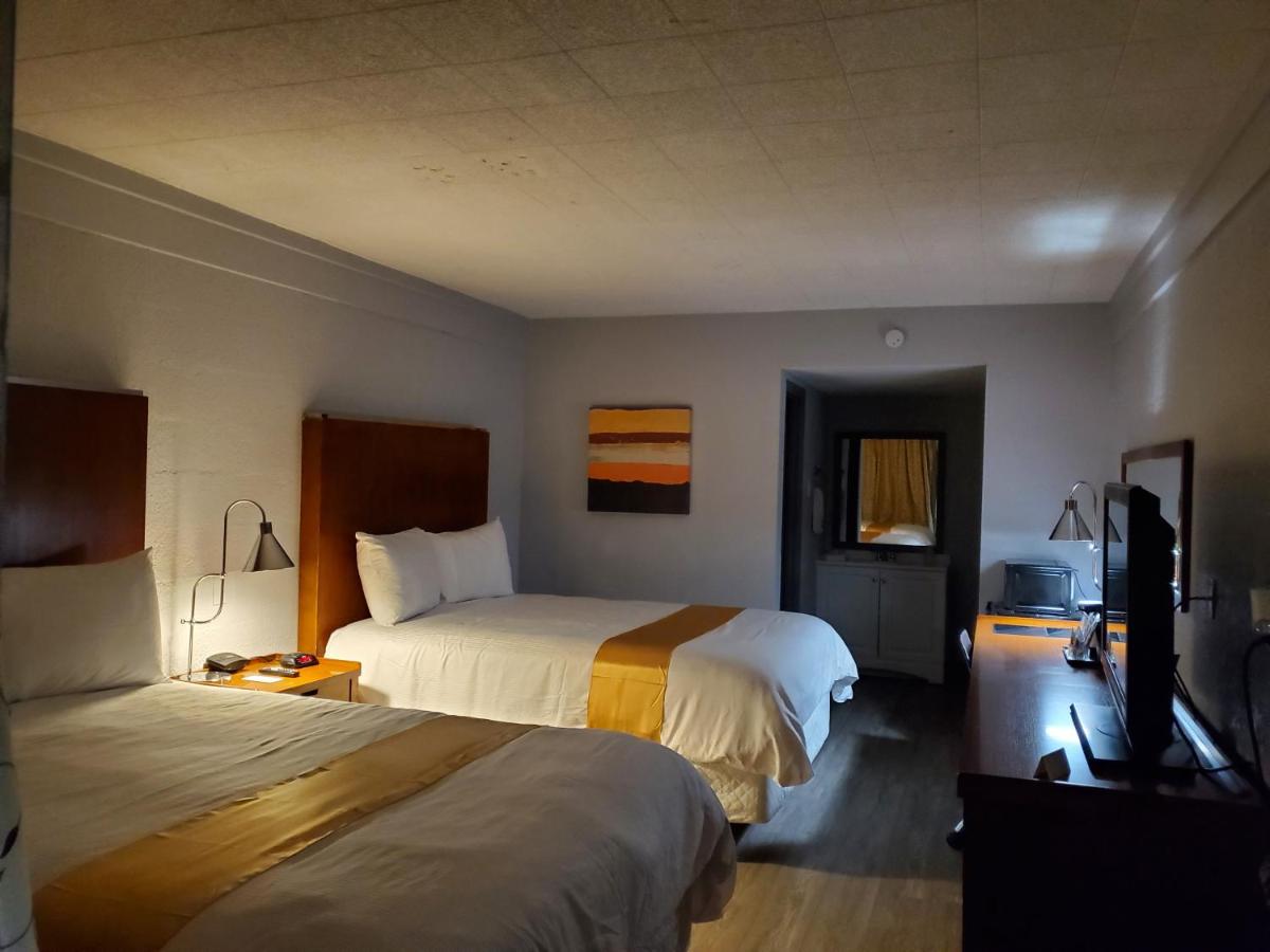 Happy Bay Hotel & Banquet Hall — photo 16