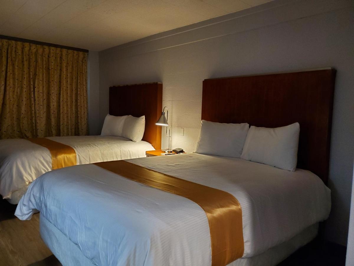 Happy Bay Hotel & Banquet Hall — photo 17