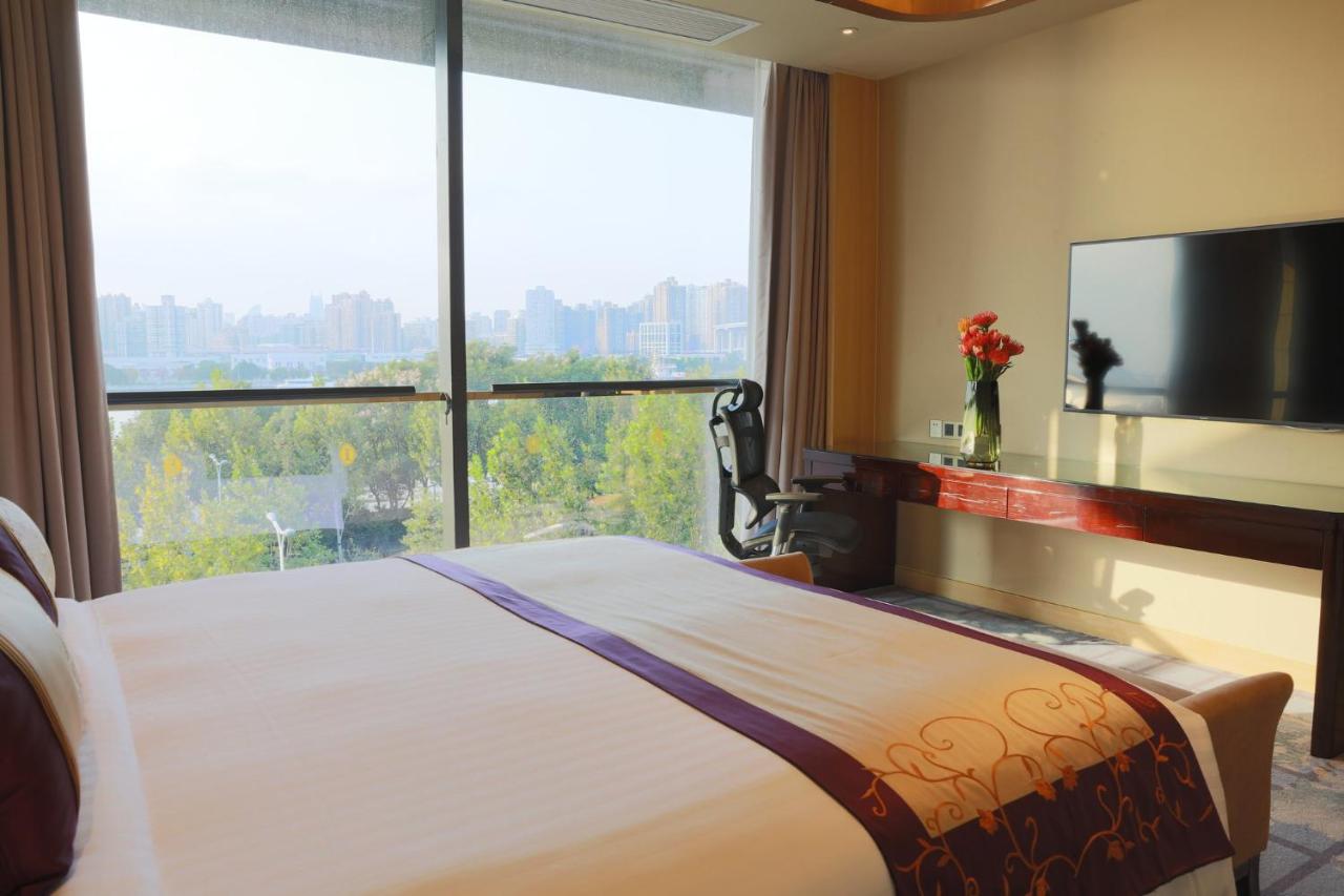 InterContinental Shanghai Expo, an IHG Hotel photo