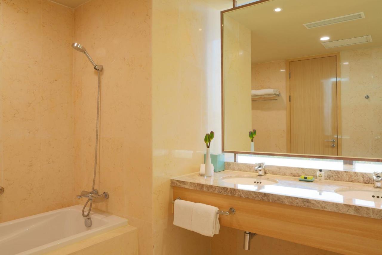 InterContinental Shanghai Expo, an IHG Hotel photo