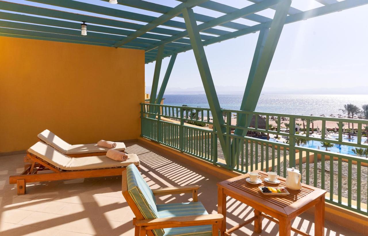 Strand Beach Resort photo