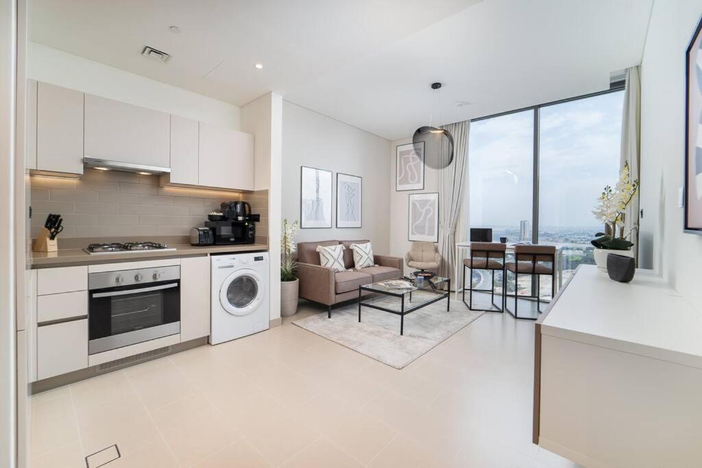 Intimate Apartment with Scenic View of Dubai Creek - 5