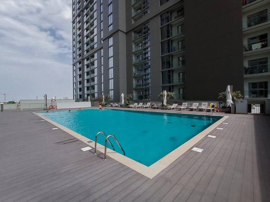Intimate Apartment with Scenic View of Dubai Creek - 4