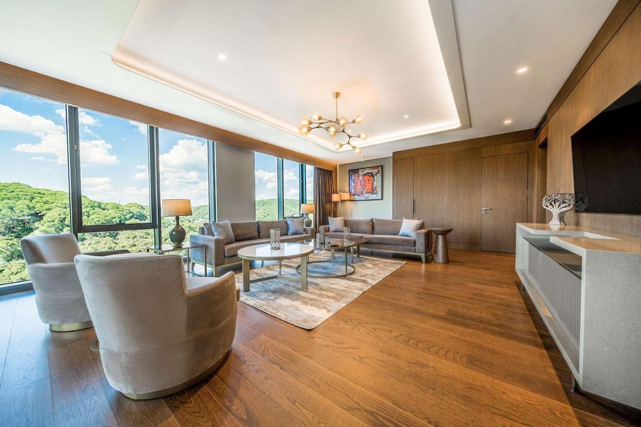 Presidential Suite - Free Lounge Access
