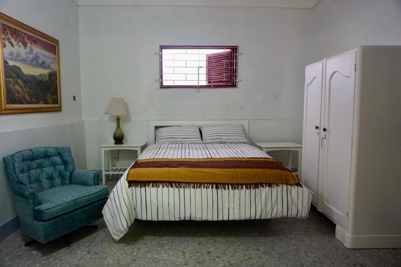 Gordon Town Kotch - 2