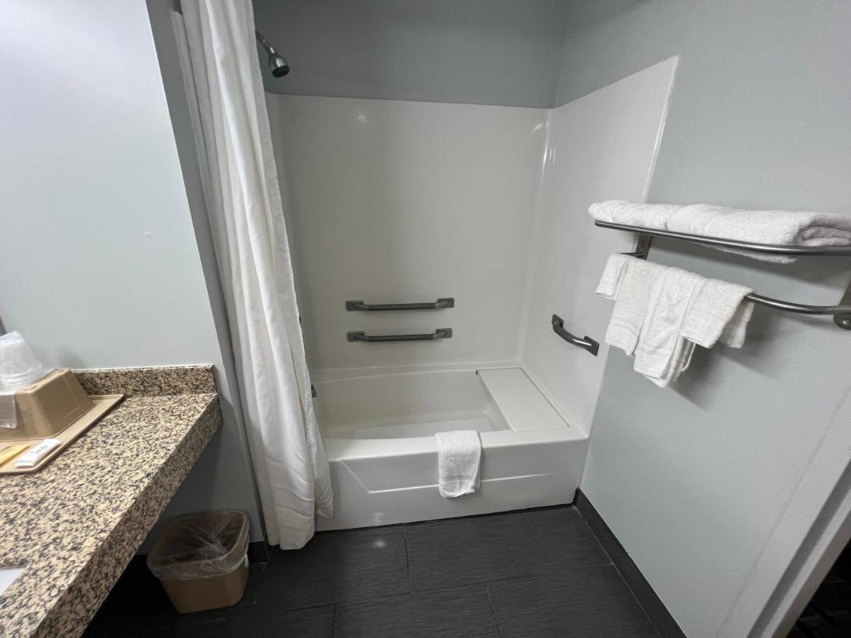 Executive Inn — photo 3