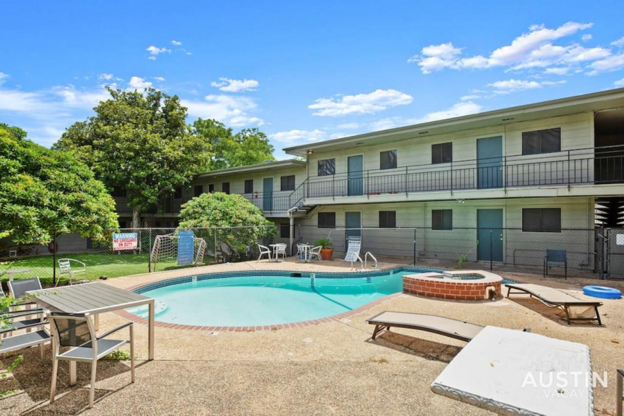 Easy Access to UT Campus Shared Pool and Parking - 4