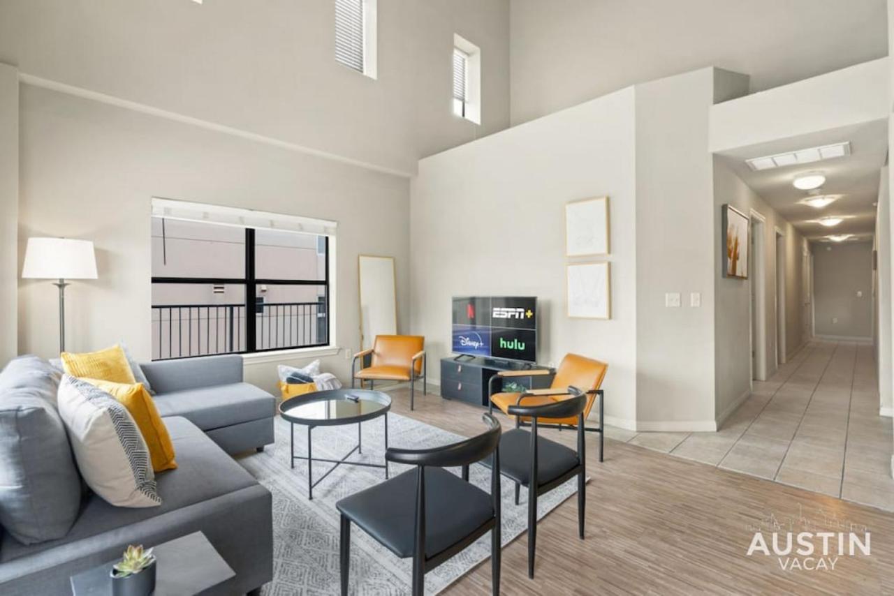 Perfect Location Near UT and Large Patio With A View - 4
