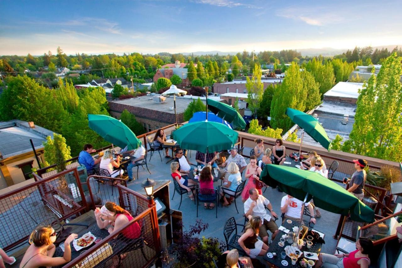 Hotel Oregon Rooftop Bar — photo 18
