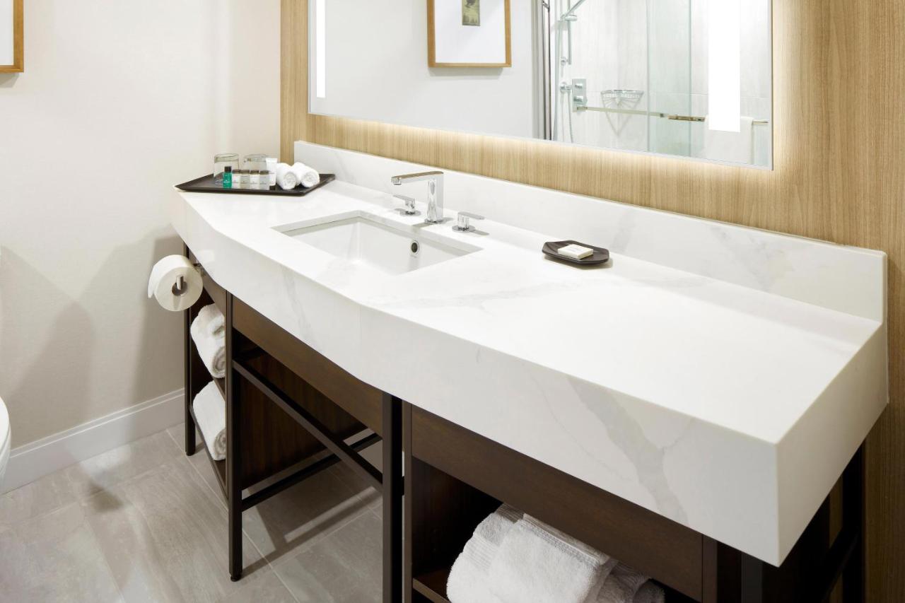 Le Centre Sheraton Montreal Hotel photo