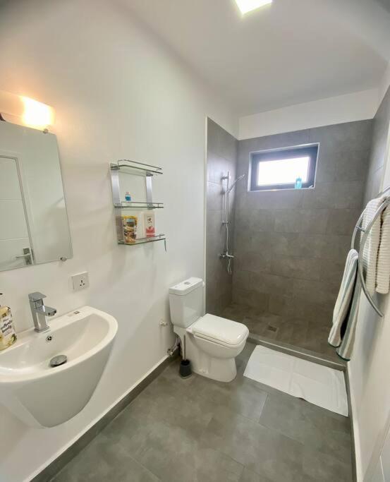 Sandstone Apartment a walk to the beach - 3