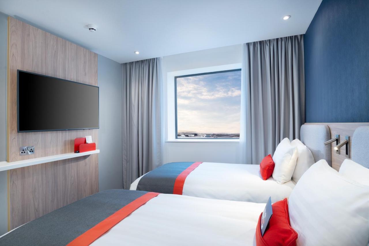 Standard Twin Room with Free Hot Breakfast