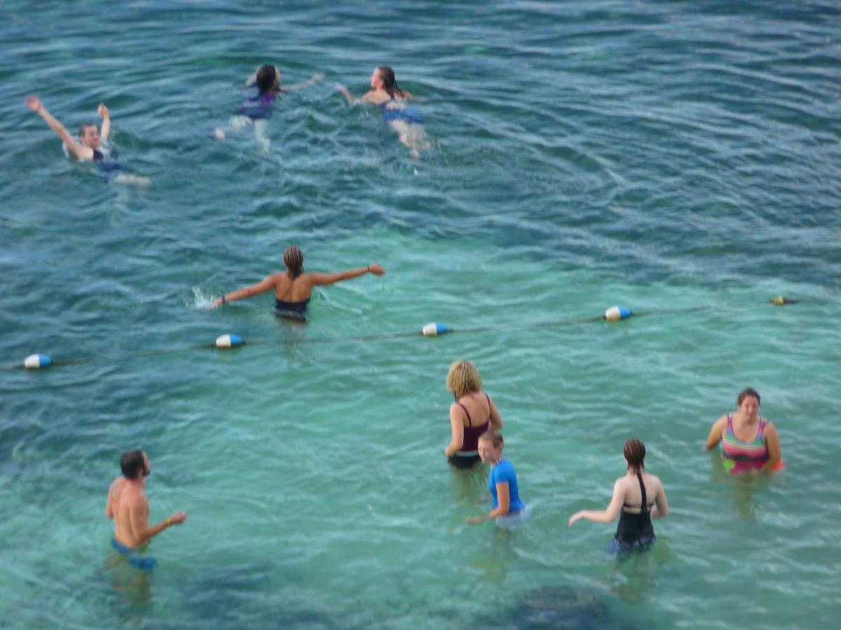 Moxons Beach Club - 3