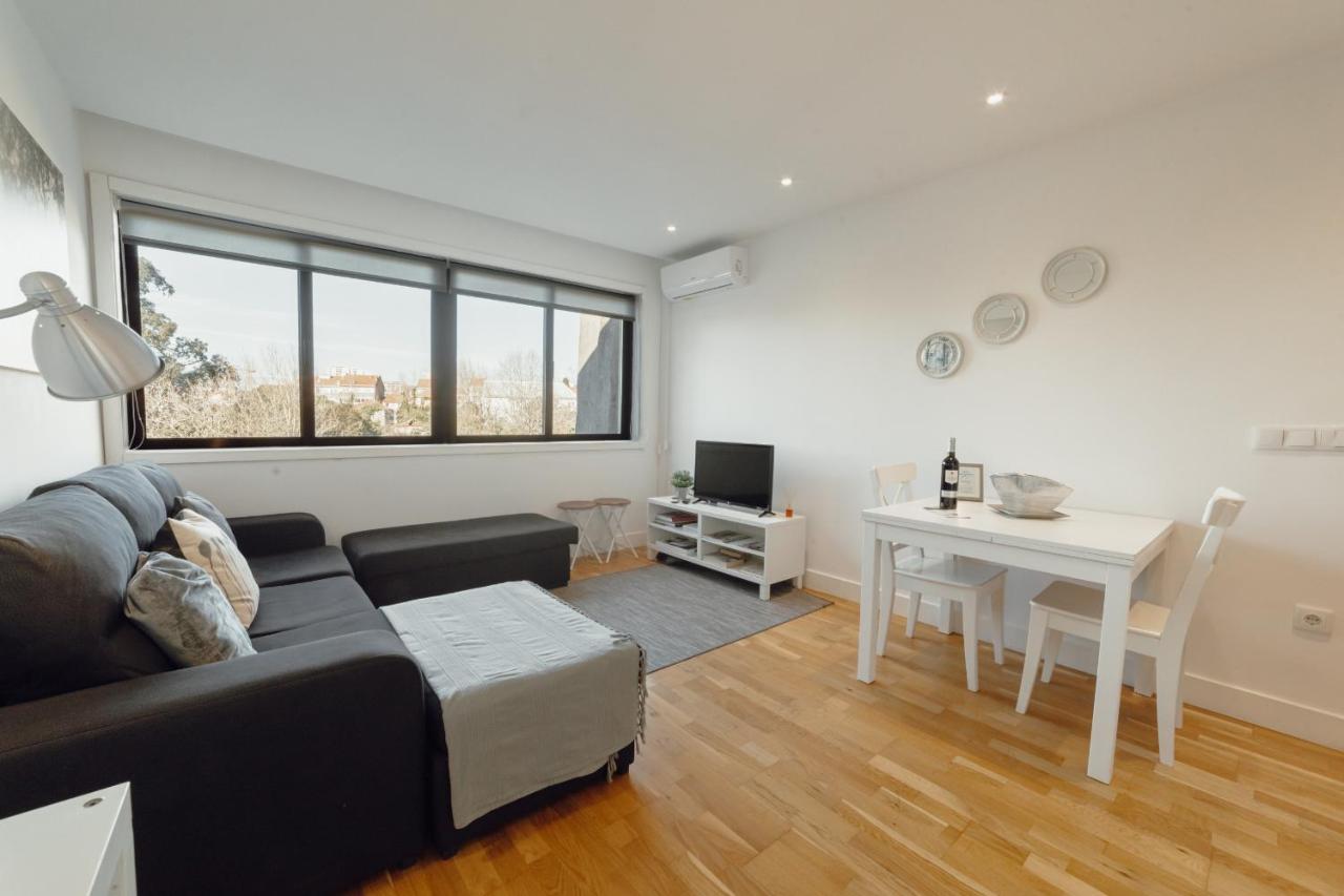 Downtown Stylish Apartment With Garage by Vacationy - 5