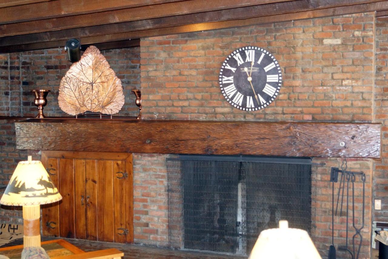 Dude Rancher Lodge — photo 20