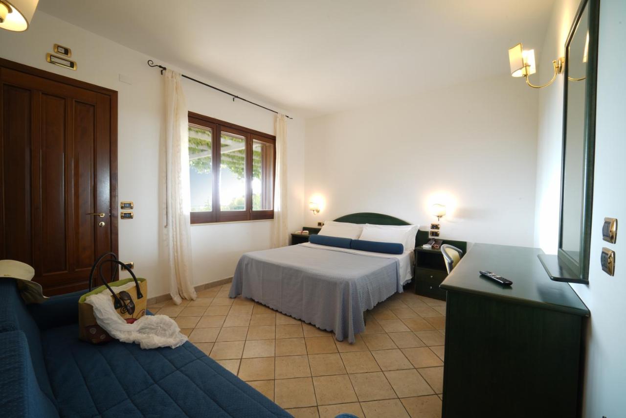 Hotel Scoglio Del Leone photo