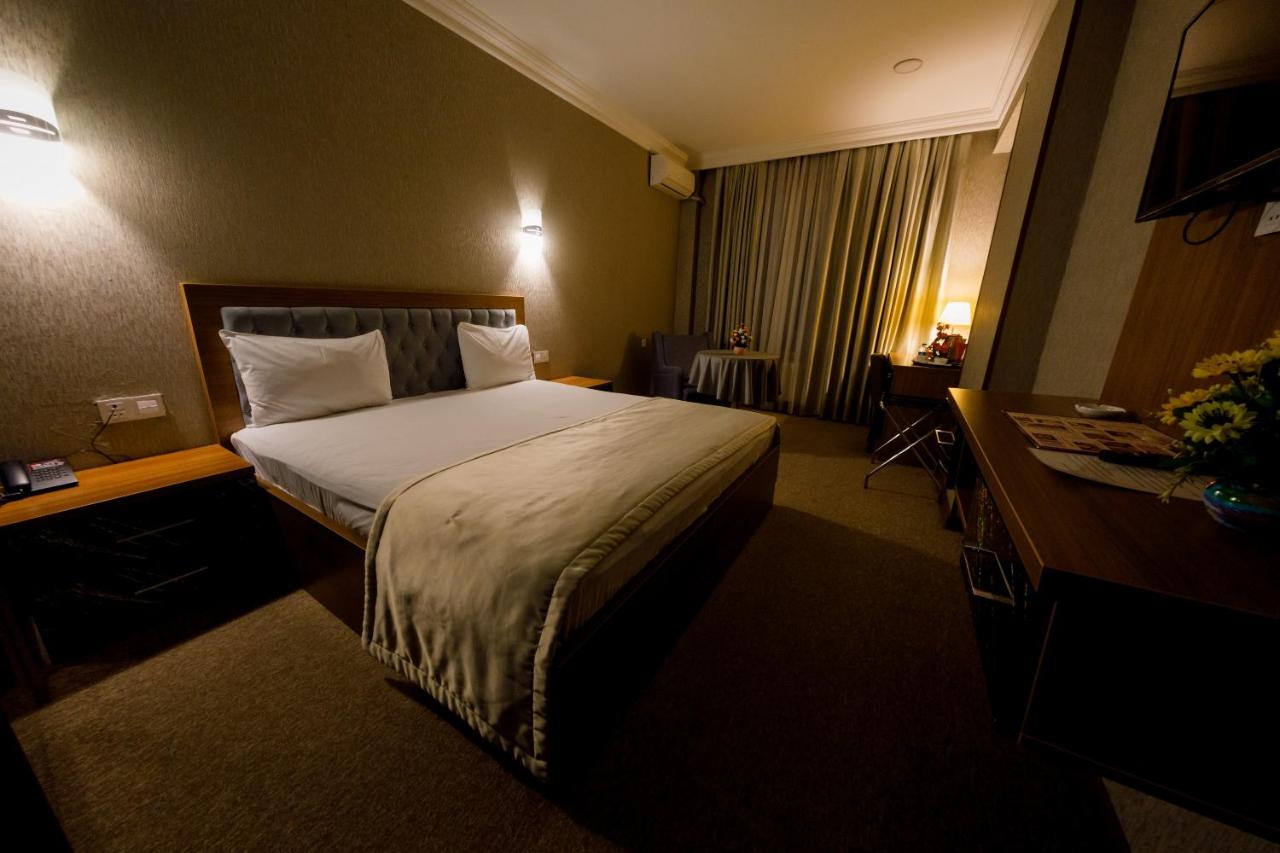 Royal Sapphire Hotel Baku photo